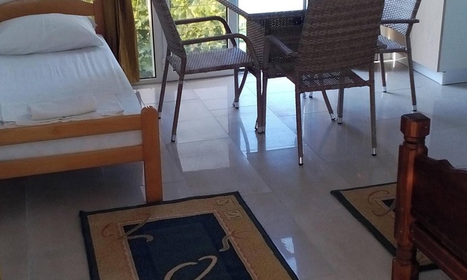 Rana Apartment | Seaside Studio in Ulcinj with Pool and Ocean Views