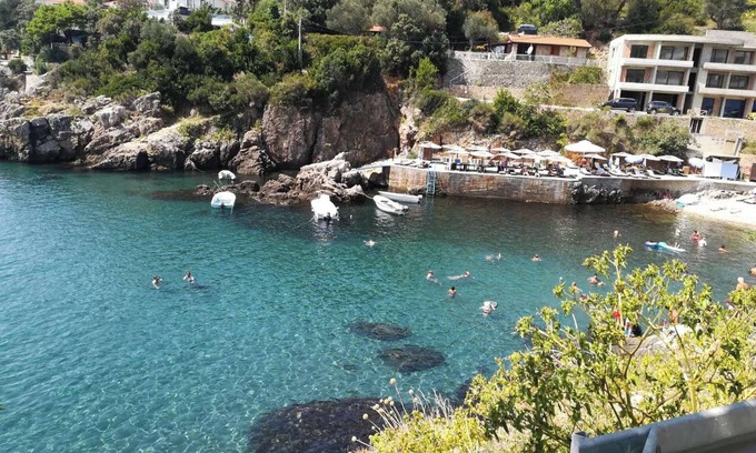 Rana Apartment | Charming Ulcinj Studio with Balcony and Oceanfront Views