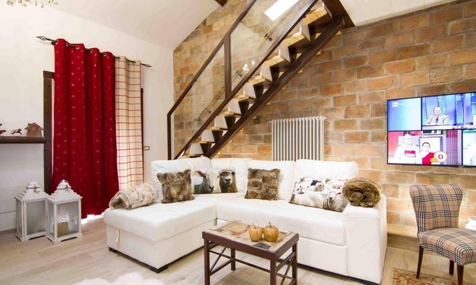 Vignanello Apartment | Discover Homerez Studio: Pet-Friendly Stay with Balcony
