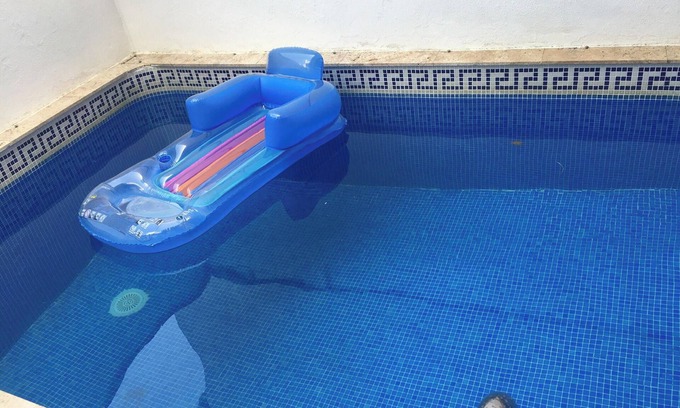Puebla de Don Rodrigo Villa | Spacious Villa with Pool for 12 in Puebla de Don Rodrigo