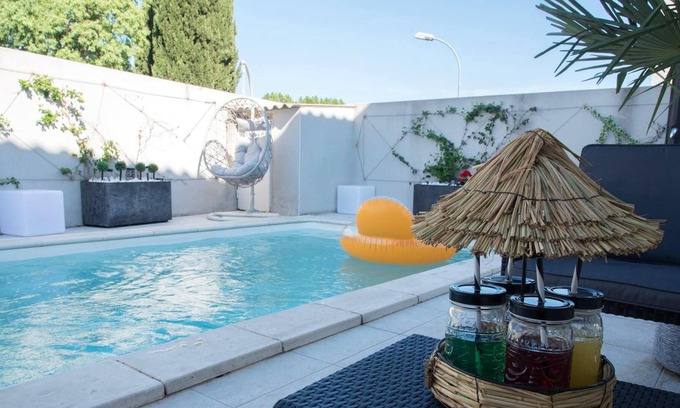 Lunel Villa | Homerez - Villa 18 km away from the beach for 8 ppl. with swimming-pool at Lunel