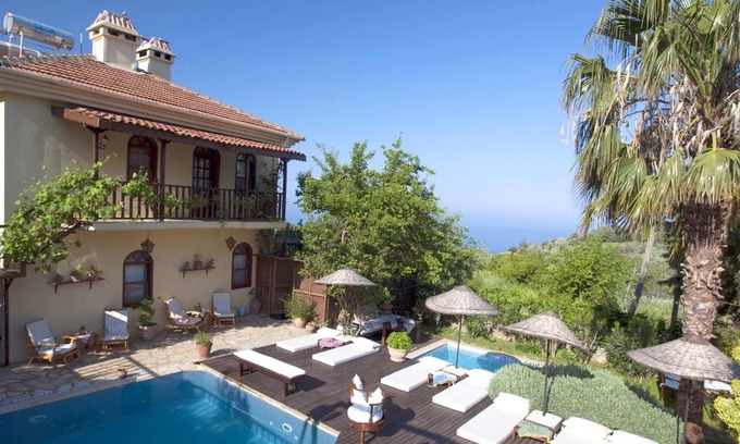 Uzunyurt Villa | Homerez - Villa 2 km away from the beach with swimming-pool, jacuzzi and garden