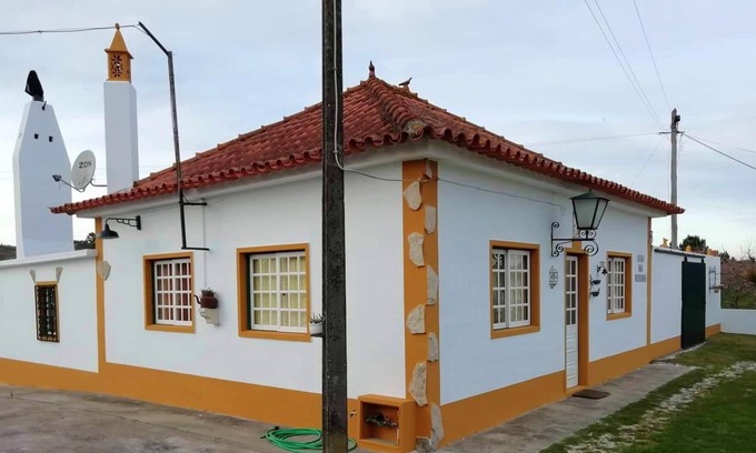 Alcobaca Villa | Homerez - Villa 9 km away from the beach for 6 ppl. with terrace at Alcobaça