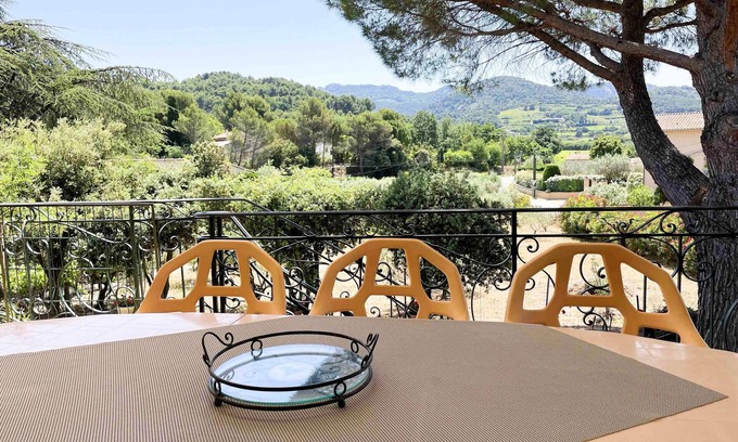 Sablet Villa | Homerez - Villa for 12 ppl. with swimming-pool, garden and terrace at Sablet