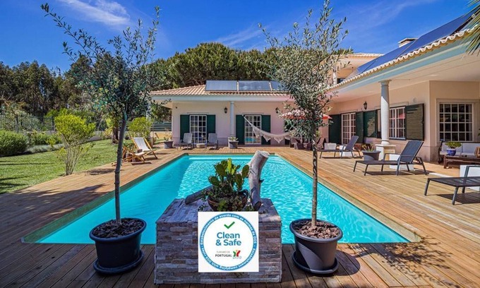 Fornos Villa | Homerez - Villa for 15 ppl. with swimming-pool, garden and terrace at Sesimbra