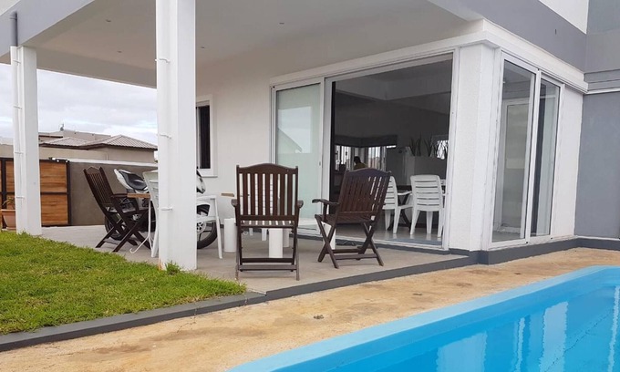 Albion Villa | Homerez - Villa for 8 ppl. with swimming-pool, sea view and garden at Albion