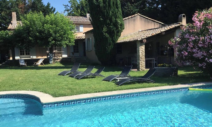 Althen-des-Paluds Villa | Homerez - Villa in Althen-des-Paluds