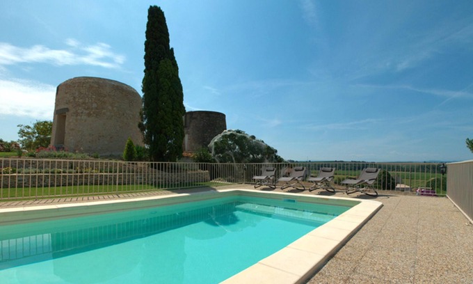 Ventenac-Cabardes Villa | Homerez - Villa for 6 ppl. with swimming-pool and jacuzzi at Ventenac-Cabardès
