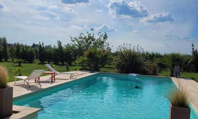 Albaron Villa | Homerez - Villa in Arles with Private Pool.