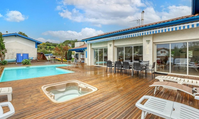 Bidart Villa | Delightful Villa in Bidart with Pool and Ocean Views