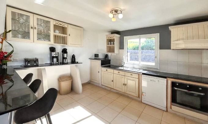 Saint-Benoit Villa | Discover a Villa with Pool, Ocean Views Near the Beach