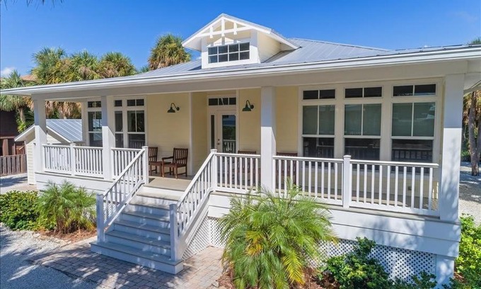 Golden Beach House | Family-Friendly Retreat at Homes - 231 Wheeler