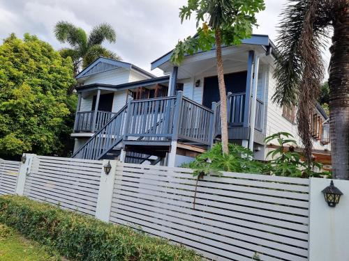 Parramatta Park House | Cozy Homestay at Julie's with Kitchen & High Guest Ratings