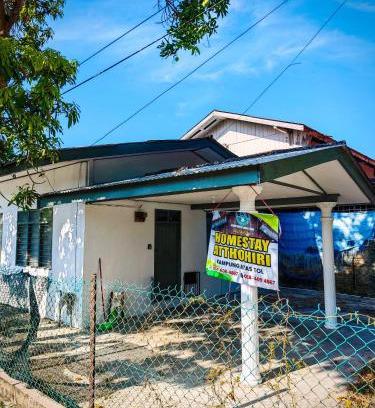 Kampung Surau Panjang House | HOMESTAY ATTOHIRI, Atas Tol