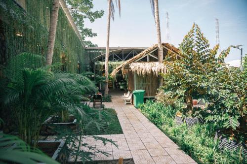 Chau Thanh Hotel | Pet-Friendly Homestay Bến Tre with Great Family Amenities