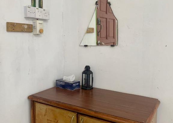 Kawasan Perindustrian Chendering House | Budget-Friendly Stay at Homestay Bajet MokAji - 8.9/10 Rated