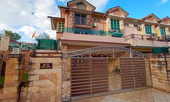 Kota Kinabalu House | Delightful Homestay D' Sepangar Hills with Breakfast Included