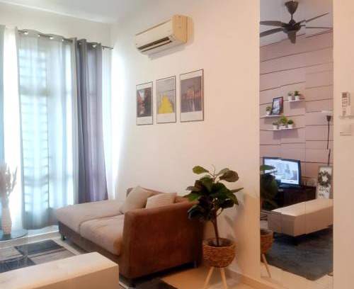 Kempas Apartment | Budget-Friendly Homestay Elsya with Pool & Child Amenities