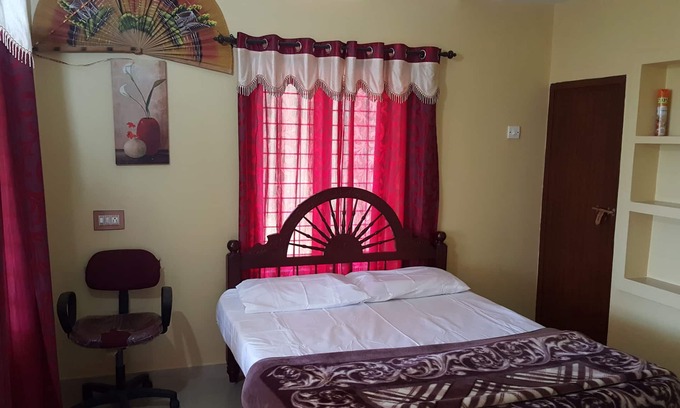 Pinangode House | Family-Friendly Homestay with Kitchen & Breakfast Included