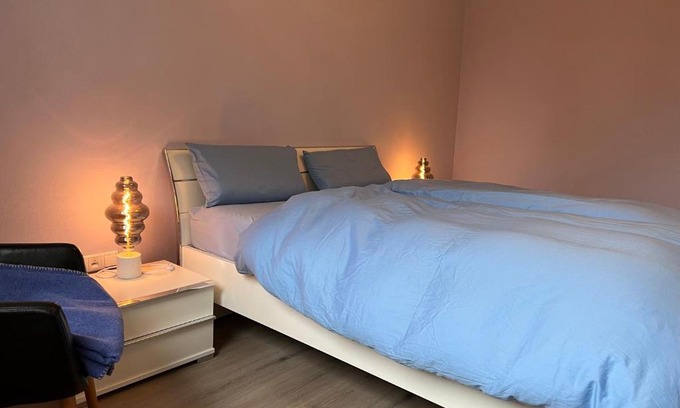 Gross Buchholz House | Budget-Friendly Homestay Hannover with Hot Tub & Breakfast