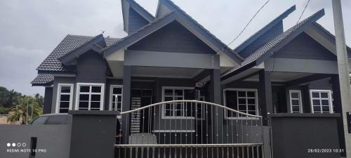 Wakaf Bharu House | Budget-Friendly Homestay Haura Bella for Families