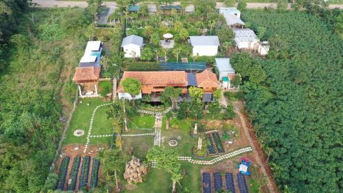 Son Hoa House | Comfortable Stay at Homestay Highland Garden for Families