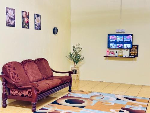 Kampung Sungai Apong House | Homestay IKS
