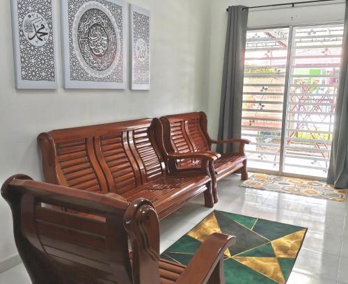 Bota House | Family-Friendly Homestay Inap Bakawali with High Ratings