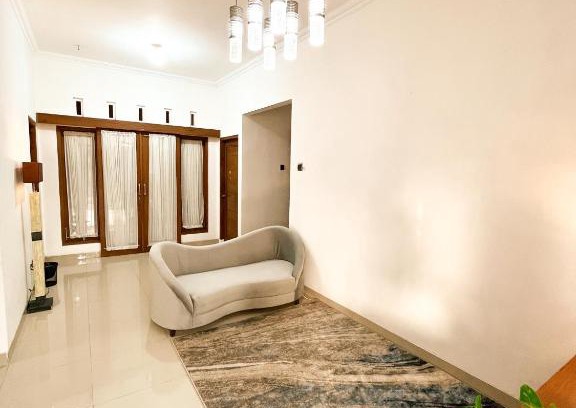 Sleman Villa | Family-Friendly Homestay Kamar Tamu Godean - 4 Star Stay