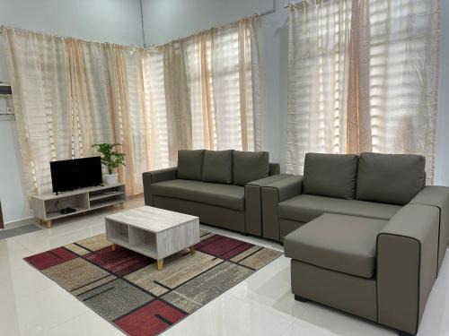 Kijal Villa | Family-Friendly Homestay Kemaman Fyna08 Near Kijal Beach