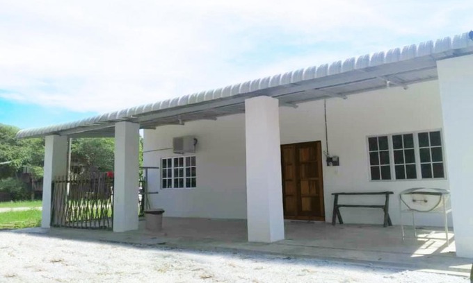 Kuala Teriang House | Comfortable Homestay Near Langkawi Airport with Kitchen