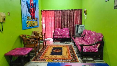 Kuala Rompin Apartment | Budget-Friendly Stay at Homestay Pak Do in Rompin