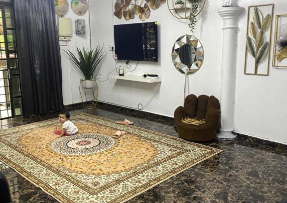 Peringat House | Budget-Friendly Homestay Peringat with Child-Friendly Amenities