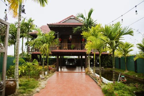Pleiku House | Pet-Friendly Homestay Pleiku Phố with Oceanfront Views
