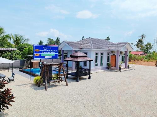 Merlimau Villa | Private Pool Retreat at Homestay Restu Mak Abah, Melaka