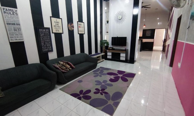 Teriang Apartment | Family-Friendly Stay at Homestay Rizqi Triang