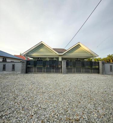 Lumut House | Homestay Segari