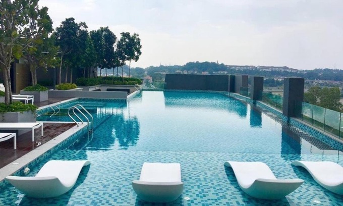 Seksyen 13 Apartment | Family-Friendly Homestay Shah Alam with Pool Access