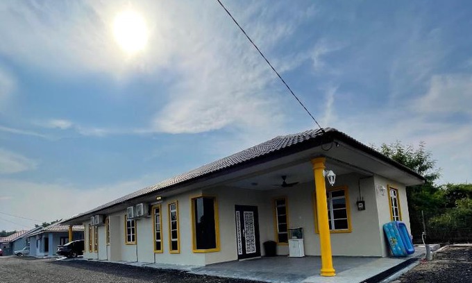 Jasin House | Cozy Stay at Homestay ShimahJay Umbai Melaka - Family Friendly