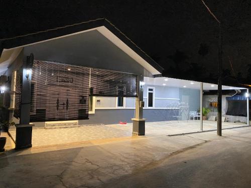 Singkir Darat House | Cozy Homestay Wilayah: Perfect for Families and Travelers