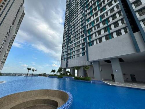 Klang Apartment | Family-Friendly HomestayTrio Condominium in Klang