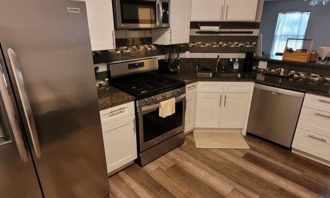 DeSoto Apartment | Exceptional Homestead: 1BD Apt with Kitchen & Family-Friendly