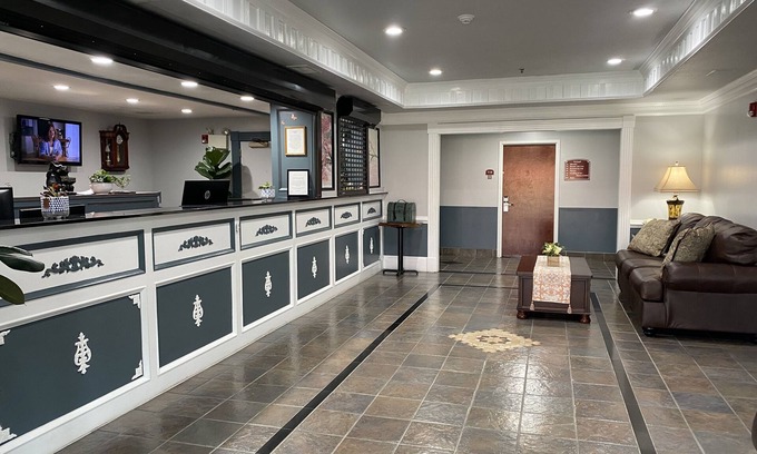Pleasantville Hotel | Eco-Friendly Homestead Apart-Hotel with Pool & Spa Access
