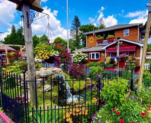 Blowing Rock Hotel | Pet-Friendly Getaway at Homestead Inn - Blowing Rock
