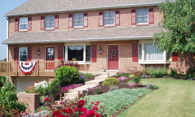 Witmer Cabin | Experience Comfort at Homestead Lodging - Rated 8.9/10