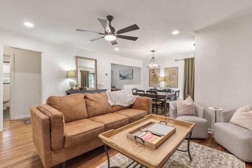 Tulsa House | Unforgettable Stays at HomeSweetHome - Rated 10/10!