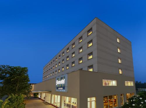 Roorkee Hotel | Budget-Friendly Hometel Roorkee: Family and Dining Amenities