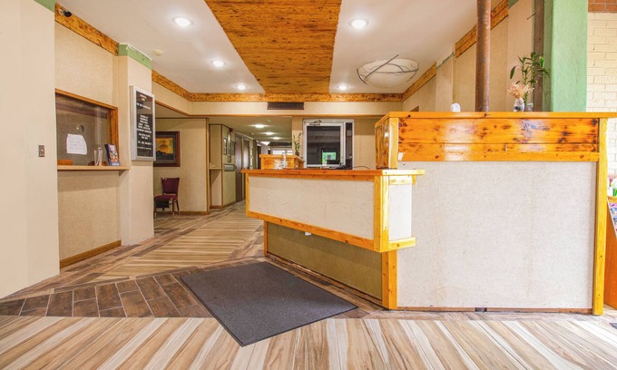 Liberal Hotel | Eco-Friendly Comfort at HomeTown Inn by OYO in Liberal