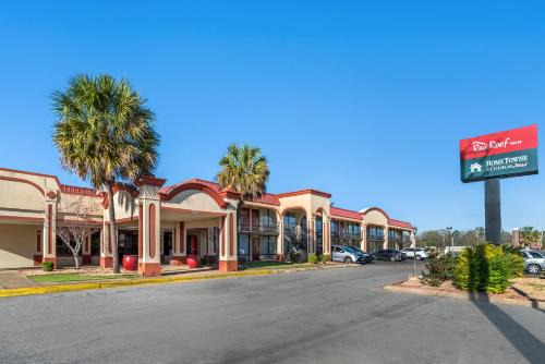 Montgomery Hotel | Comfortable HomeTowne Studios in Montgomery with Ocean View