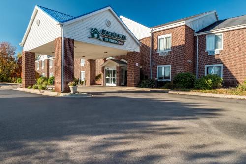 Okemos Hotel | Pet-Friendly HomeTowne Studios in East Lansing, Okemos